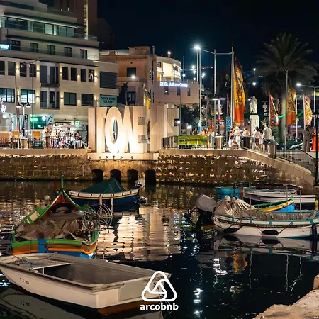 Luxury Little Gem Mercury Tower W Rooftop Pool By Arco Collection