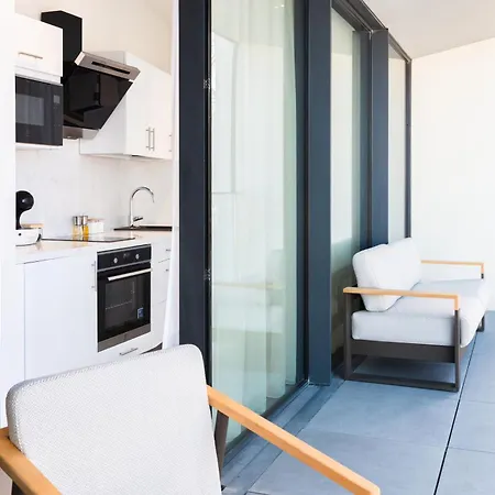 Luxury Little Gem Mercury Tower W Rooftop Pool By Arco Collection Apartament