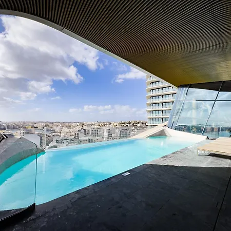 Luxury Little Gem Mercury Tower W Rooftop Pool By Arco Collection