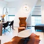 Luxury Little Gem Mercury Tower W Rooftop Pool By Arco Collection Apartamento *