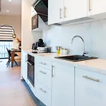 Luxury Little Gem Mercury Tower W Rooftop Pool By Arco Collection アパート