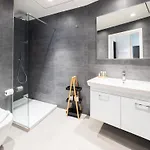 Luxury Little Gem Mercury Tower W Rooftop Pool By Arco Collection Apartment
