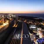 Luxury Little Gem Mercury Tower W Rooftop Pool By Arco Collection Apartamento