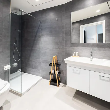 Luxury Little Gem Mercury Tower With Rooftop Pool By Arcobnb Apartman