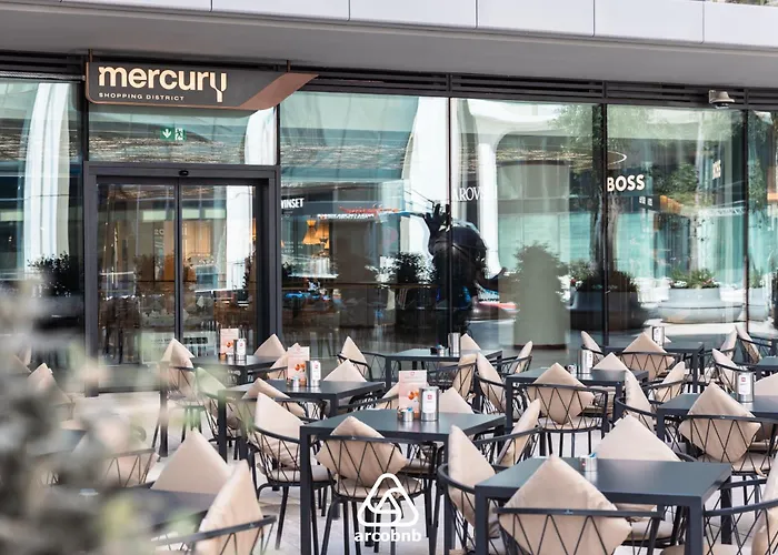 Luxury Little Gem Mercury Tower W Rooftop Pool By Arco Collection アパート