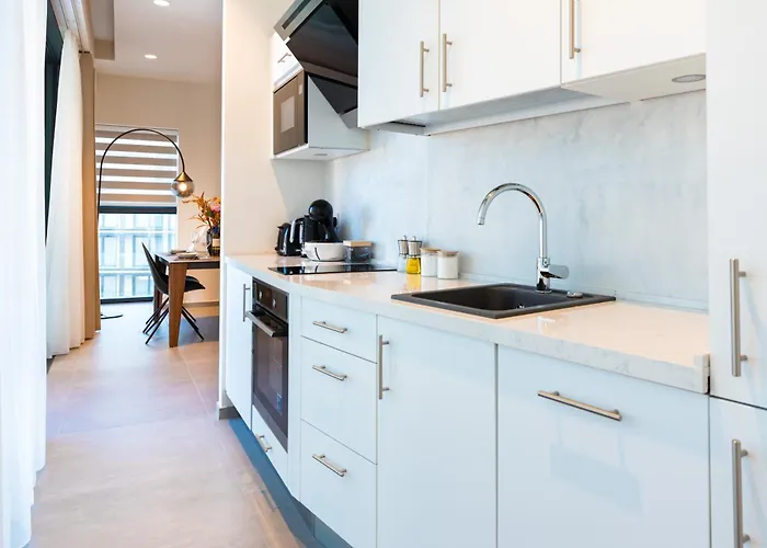 Luxury Little Gem Mercury Tower W Rooftop Pool By Arco Collection アパート