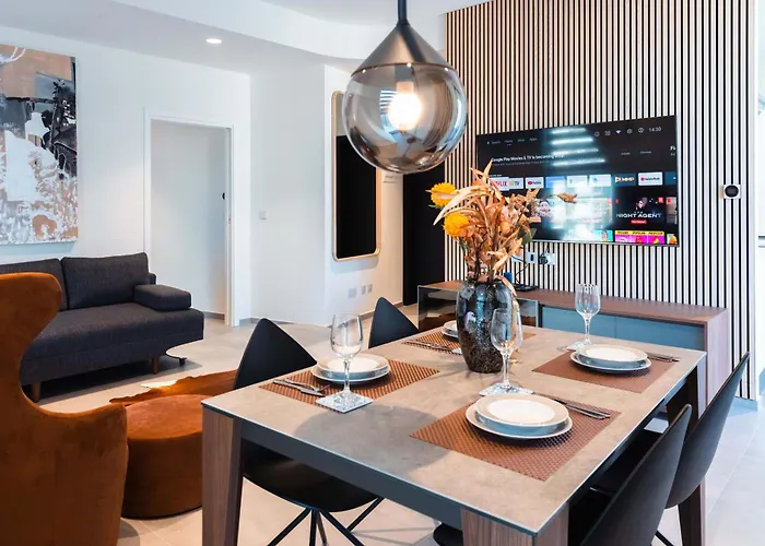 Luxury Little Gem Mercury Tower W Rooftop Pool By Arco Collection *