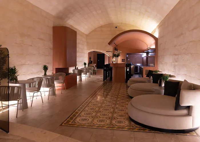 Luxury Little Gem Mercury Tower W Rooftop Pool By Arco Collection